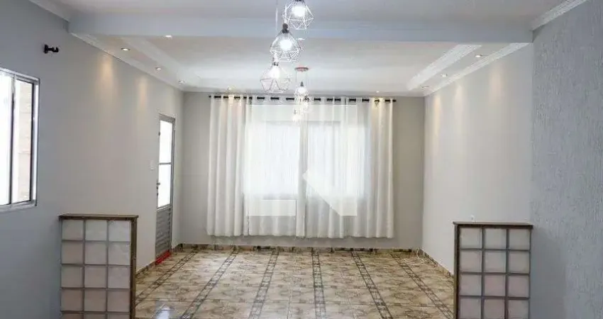Casa com 3 quartos para alugar na Rua Rubens Capp, Bandeiras, Osasco
