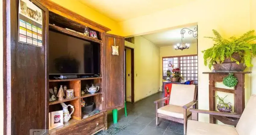 Casa com 4 quartos para alugar na Rua Araraquara, Taquaral, Campinas