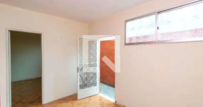 Casa com 2 quartos para alugar na Rua Braga, Penha, Rio de Janeiro