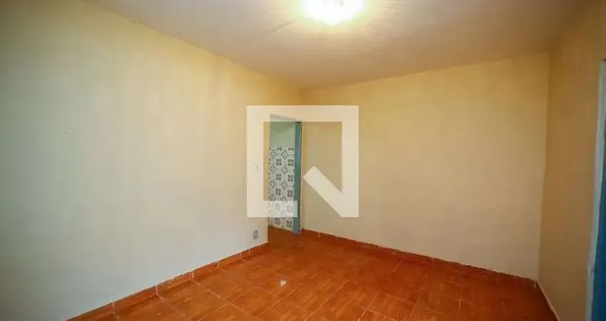 Casa com 2 quartos para alugar na Rua Rosalina Borges de Toledo, Ponte Rasa, São Paulo