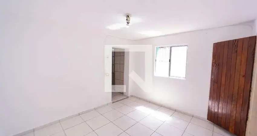 Casa com 2 quartos para alugar na Rua Careiro, Cangaíba, São Paulo