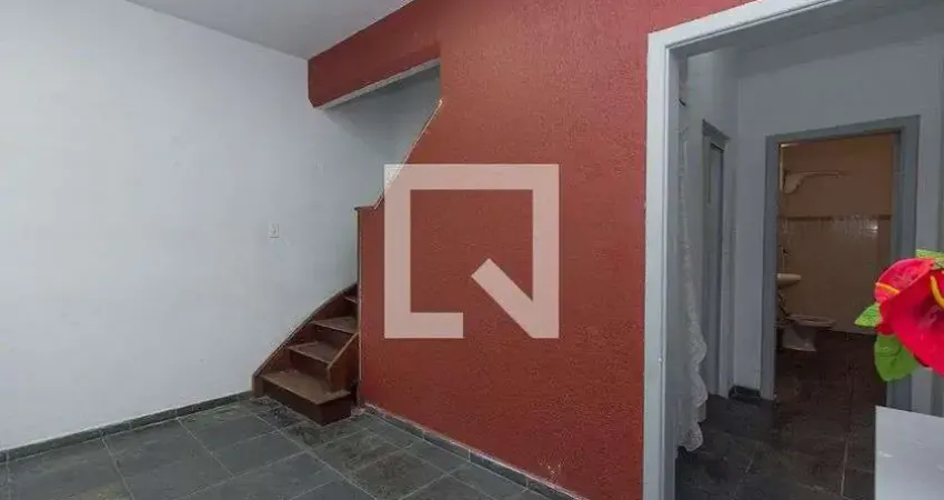 Casa com 2 quartos para alugar na Rua Albion, Lapa, São Paulo