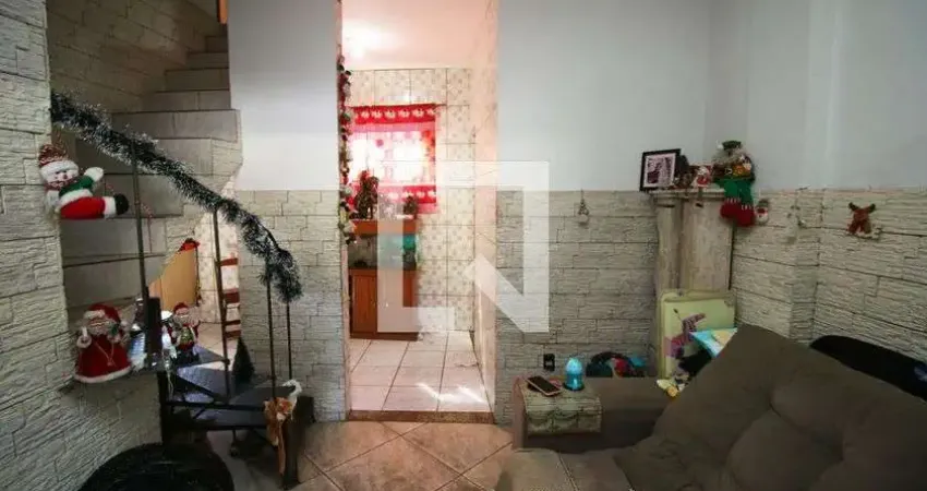 Casa com 2 quartos para alugar na Rua João Machado, Irajá, Rio de Janeiro
