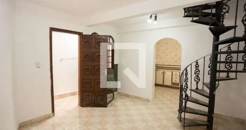 Casa com 2 quartos para alugar na Rua Moreira, Santana, São Paulo