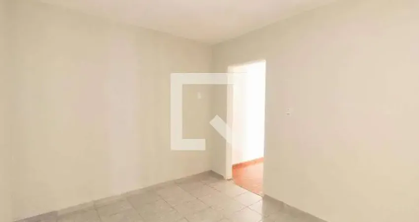 Casa com 1 quarto para alugar na Rua Surucuás, Itaquera, São Paulo