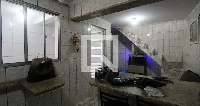 Casa com 3 quartos para alugar na Rua Isabel Godim, Sapopemba, São Paulo