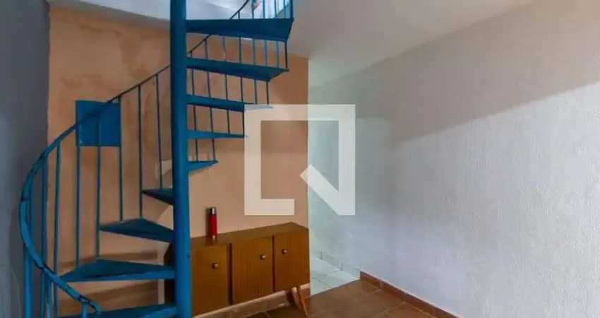 Casa com 3 quartos para alugar na Rua Dona Carmela, Sapopemba, São Paulo