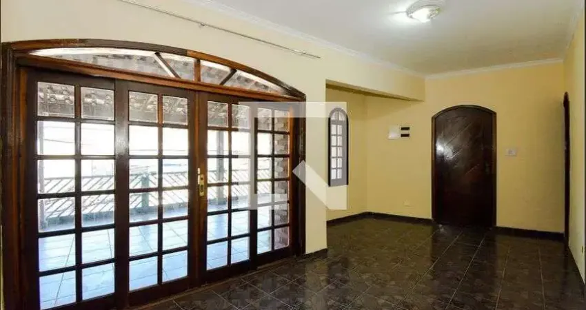 Casa com 3 quartos para alugar na Rua Cachoeira, Picanço, Guarulhos