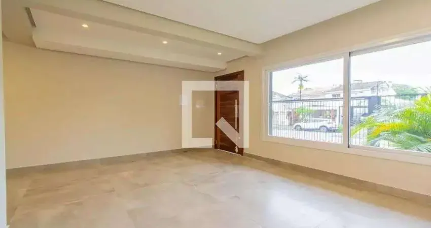 Casa com 3 quartos para alugar na Rua Buarque de Macedo, São João, Porto Alegre