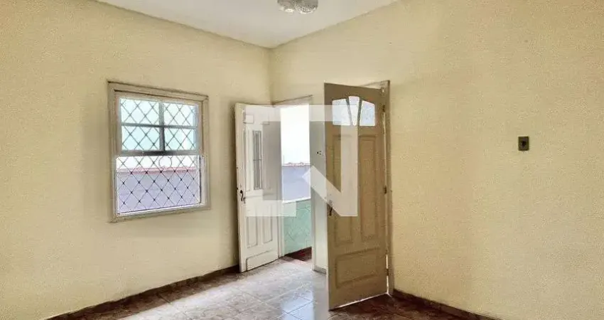 Casa com 3 quartos para alugar na Rua Visconde de Farias, Campo Grande, Santos