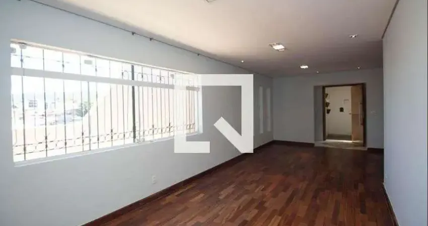 Casa com 3 quartos para alugar na Rua Cardoso Pimentel, Vila Mazzei, São Paulo