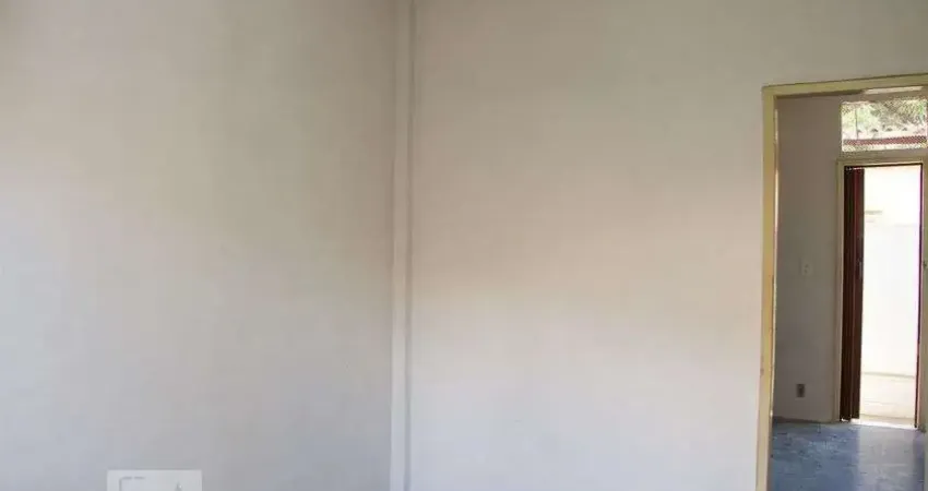 Casa com 1 quarto para alugar na Rua Angelina, Piedade, Rio de Janeiro