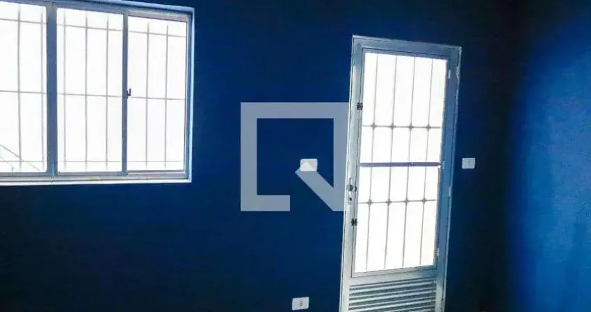 Casa com 3 quartos para alugar na Rua Dona Maria Emília Neves Ferro Silva, Padroeira, Osasco