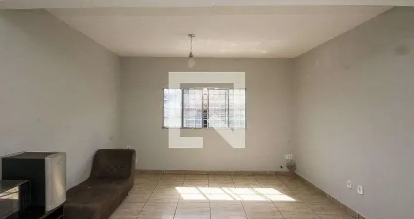 Casa com 3 quartos para alugar na Rua Barra do Caeté, Sapopemba, São Paulo