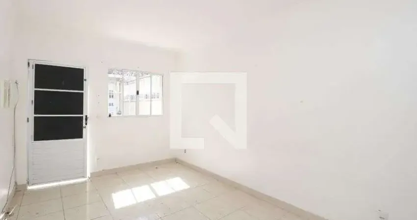 Casa com 2 quartos para alugar na Rua Professor Castro Pereira, Casa Verde, São Paulo