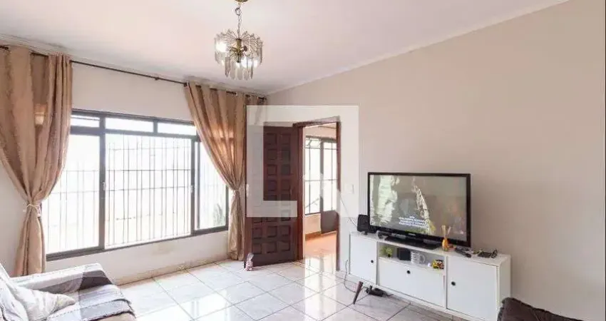 Casa com 2 quartos para alugar na Rua Itápolis, Centro, Osasco