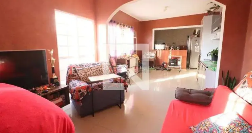 Casa com 3 quartos para alugar na Rua Cuevas Torres, Umuarama, Osasco