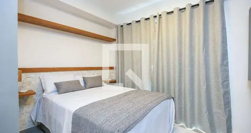 Kitnet / Stúdio para alugar na Rua São Benedito, Santo Amaro, São Paulo