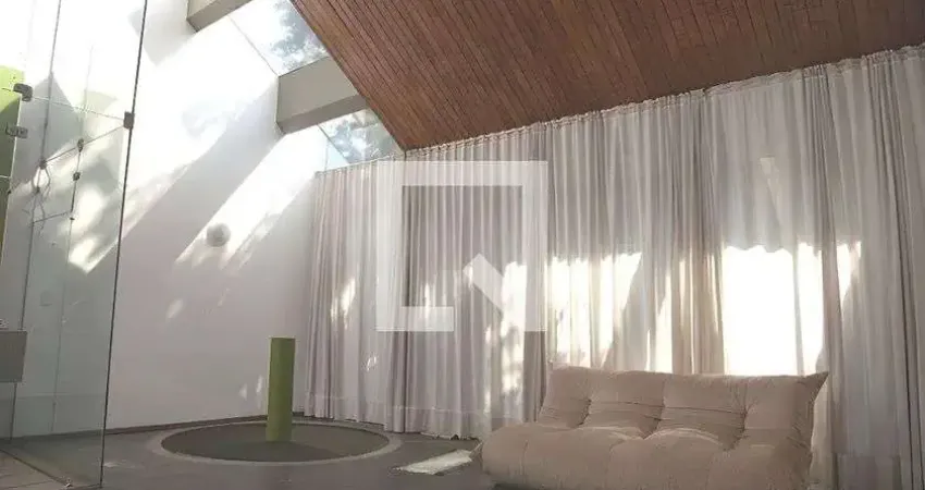 Casa com 4 quartos para alugar na Rua Maturi, Moema, São Paulo