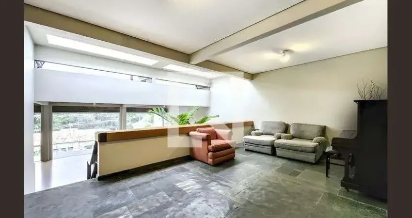 Casa com 5 quartos para alugar na Rua Eliseu Visconti, Real Parque, São Paulo