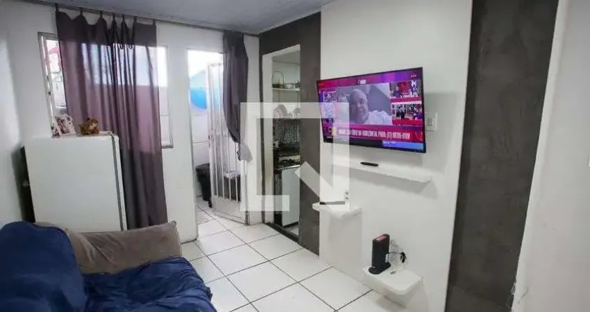 Casa com 2 quartos para alugar na Rua Iriju, Taquara, Rio de Janeiro