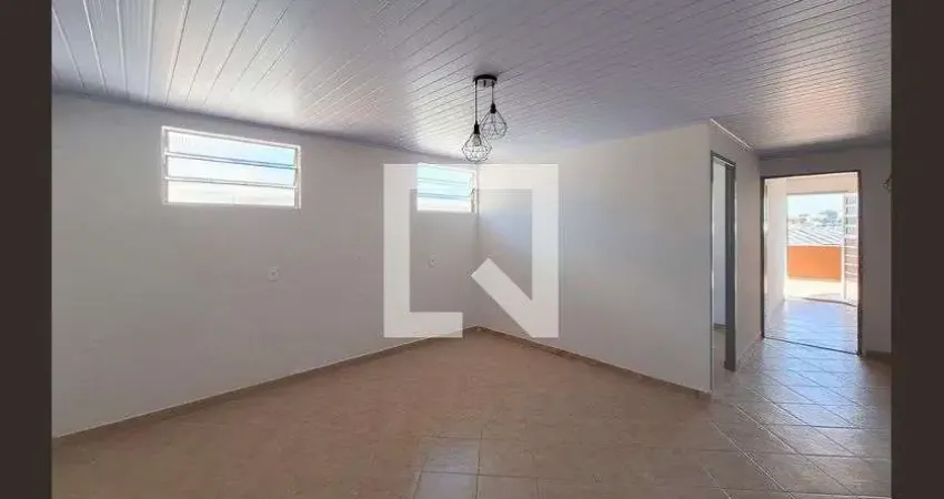 Casa com 2 quartos para alugar na Rua Felisberto Freire, Vila Amália, São Paulo