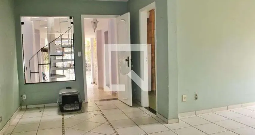 Casa com 5 quartos para alugar na Rua Iracema Ubirajara Celeste, Centro, Guarulhos