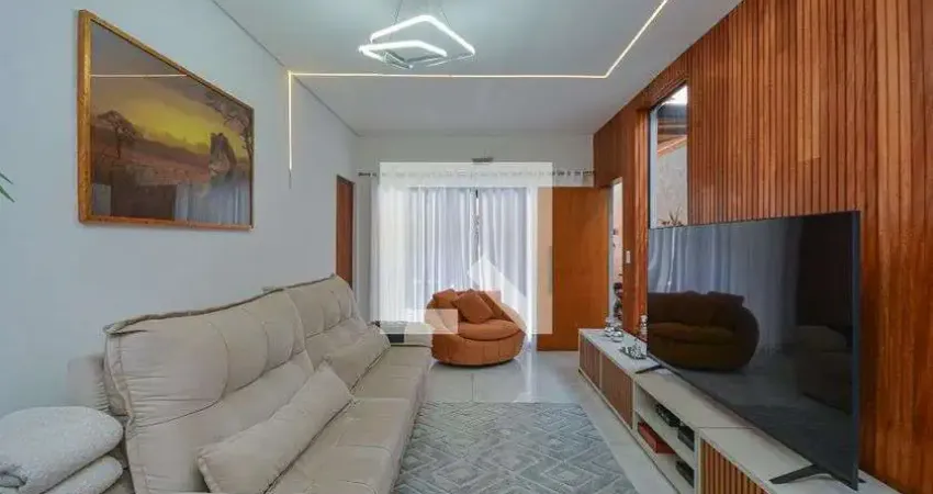 Casa com 3 quartos para alugar na Rua Ângelo Santi, Vila Lisboa, São Paulo