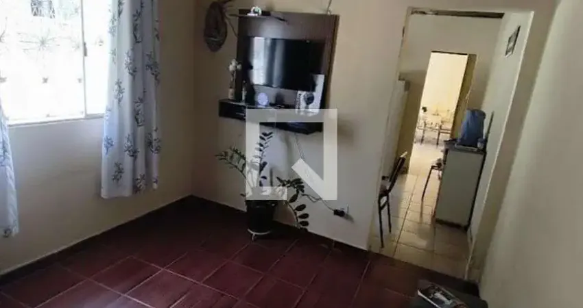 Casa com 1 quarto para alugar na Avenida Dona Delfina Borges, Jacutinga, Mesquita
