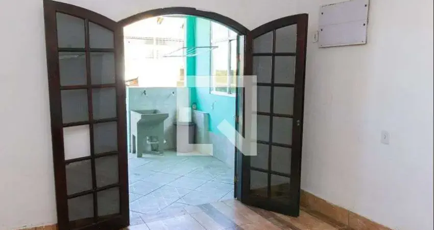 Casa para Aluguel - Campo Grande, 1 Quarto, 115 m² - Rio de Janeiro