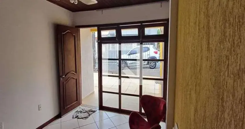 Casa com 4 quartos para alugar na Rua Manoel Loureiro, Barreiros, São José
