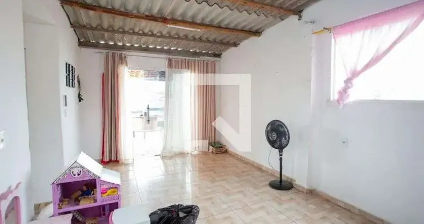 Casa com 3 quartos para alugar na Rua C, Tropical, Contagem