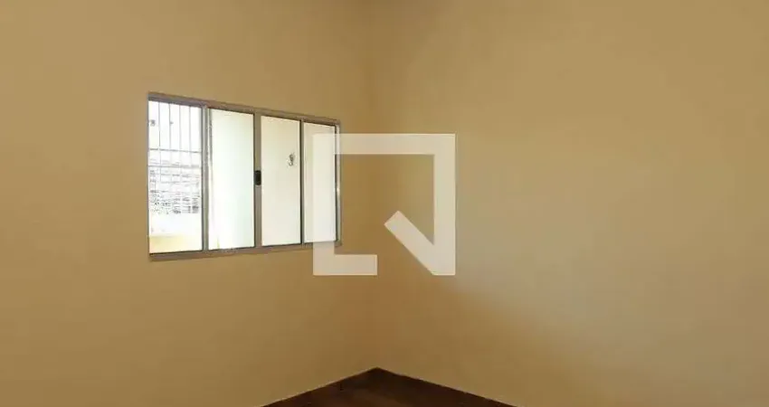 Casa com 2 quartos para alugar na Rua Itaguatins, Itaquera, São Paulo