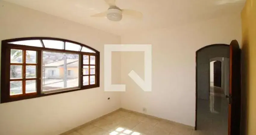 Casa com 2 quartos para alugar na Rua Aracoo, Cachoeirinha, São Paulo