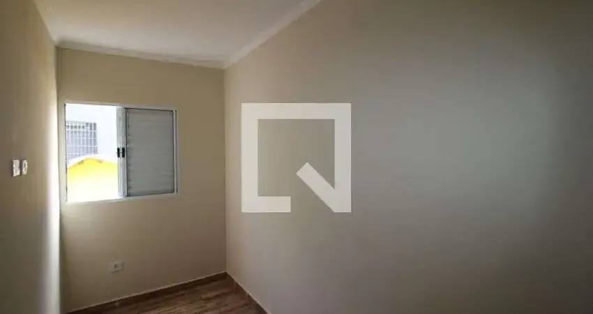 Casa com 3 quartos para alugar na Rua Salvador Impellizieri, Vila Roque, São Paulo