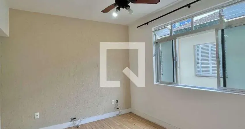 Apartamento com 2 quartos para alugar na Rua Afonso Veridiano, Embaré, Santos