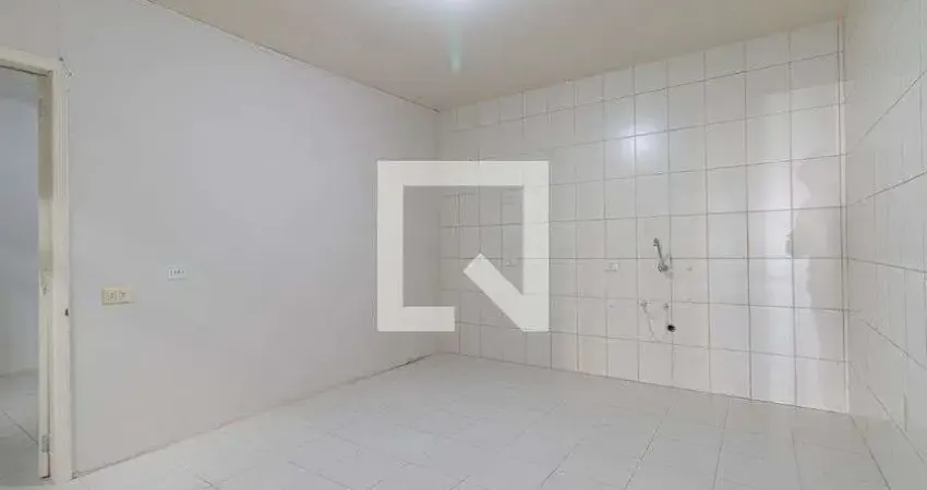 Casa com 1 quarto para alugar na Rua Delmiro Fetter dos Santos, Cajuru, Curitiba