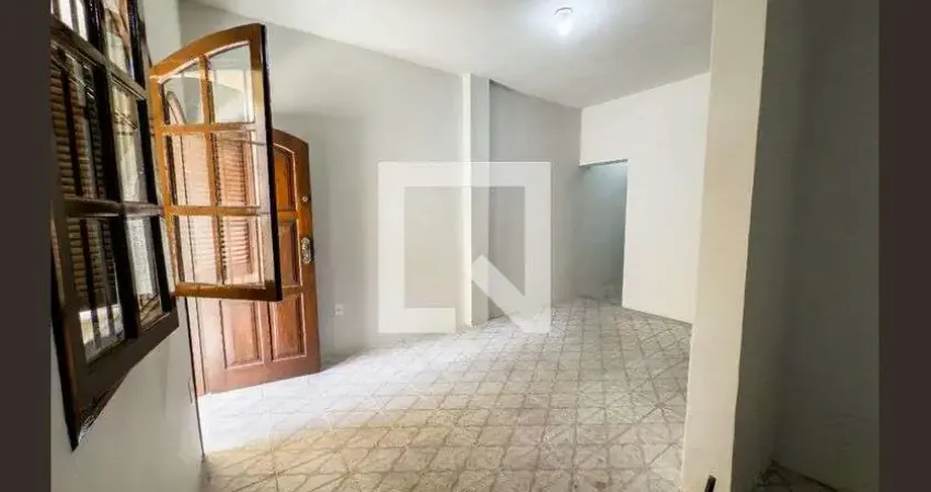 Casa com 4 quartos para alugar na Rua Paranapanema, Olaria, Rio de Janeiro