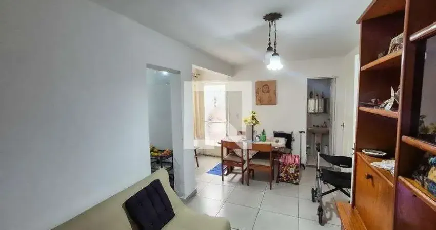 Casa com 3 quartos para alugar na Rua Patagônia, Penha, Rio de Janeiro