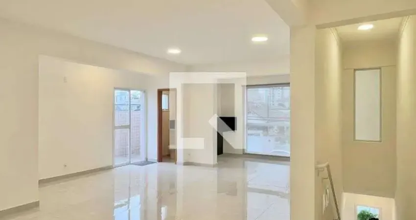 Casa com 3 quartos para alugar na Rua Comendador Alfaia Rodrigues, Ponta da Praia, Santos