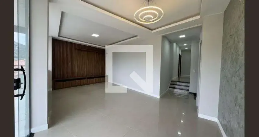 Casa com 5 quartos para alugar na Rua Padre Frederico Gioia, Maravista, Niterói