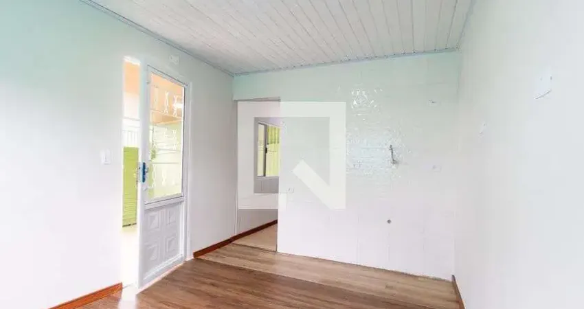 Casa com 2 quartos para alugar na Rua Luciana Sammut Rosenthal, Novo Mundo, Curitiba