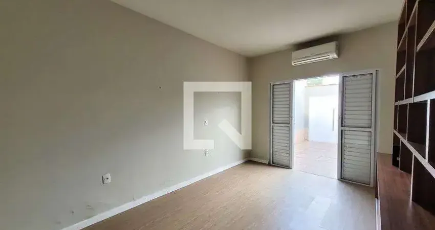 Casa com 2 quartos para alugar na Rua Salim José, Sousas, Campinas