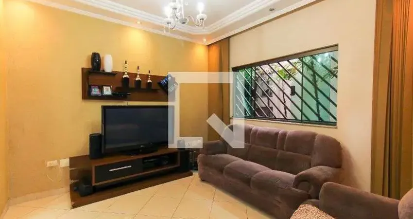 Casa com 3 quartos para alugar na Rua Américo Vespucci, Mooca, São Paulo