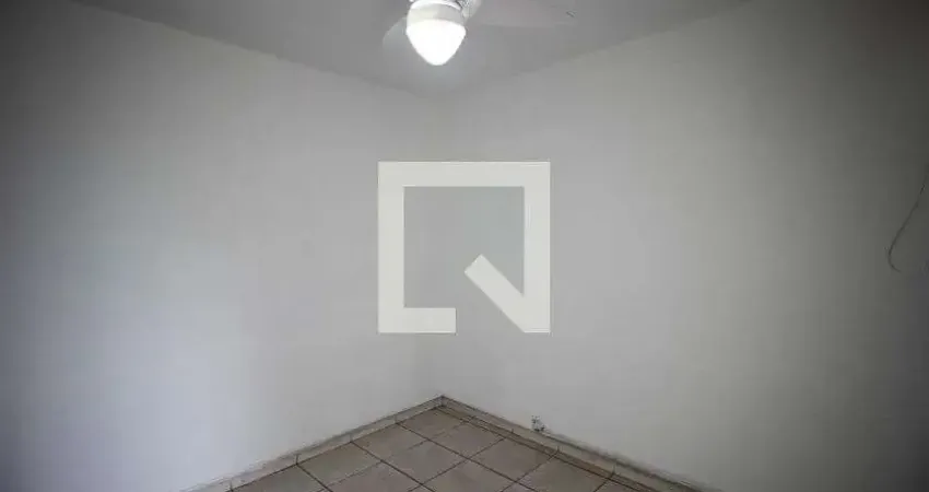 Casa com 3 quartos para alugar na Rua Benedito Camargo Santos, Vila Trujillo, Sorocaba