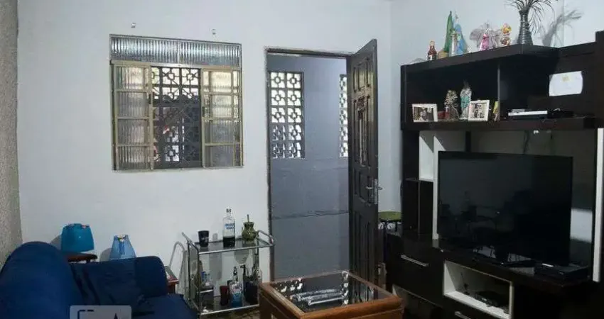 Casa com 2 quartos para alugar na Rua Sevilha, Água Fria, São Paulo