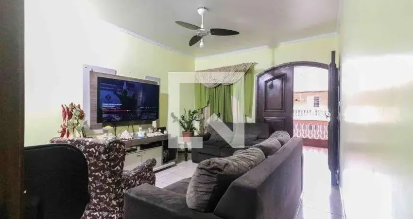 Casa com 3 quartos para alugar na Rua Desembargador Altenfelder Silva, Jaguaré, São Paulo