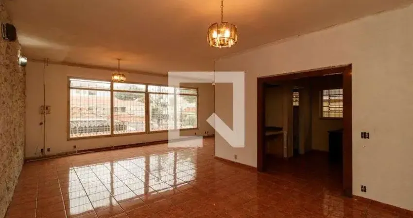 Casa com 3 quartos para alugar na Rua das Imbiras, Vila Mazzei, São Paulo