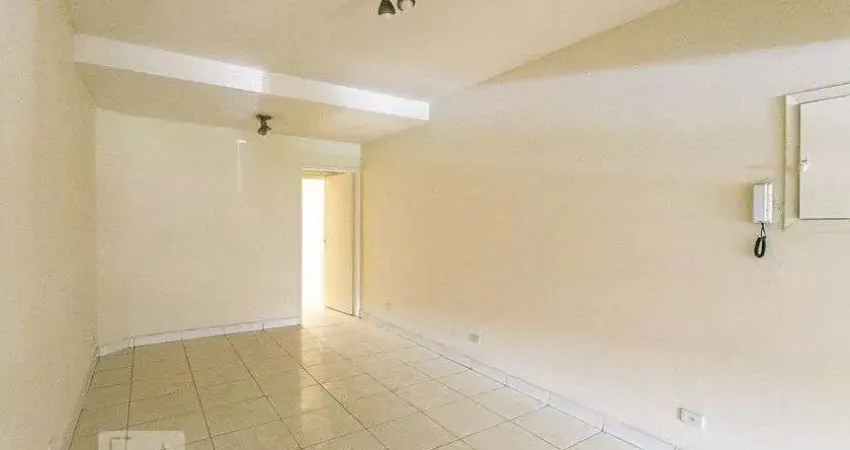 Casa com 3 quartos para alugar na Rua Barão de Monte Santo, Mooca, São Paulo