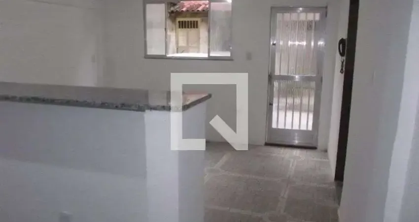 Casa com 1 quarto para alugar na Rua Álvaro de Miranda, Pilares, Rio de Janeiro